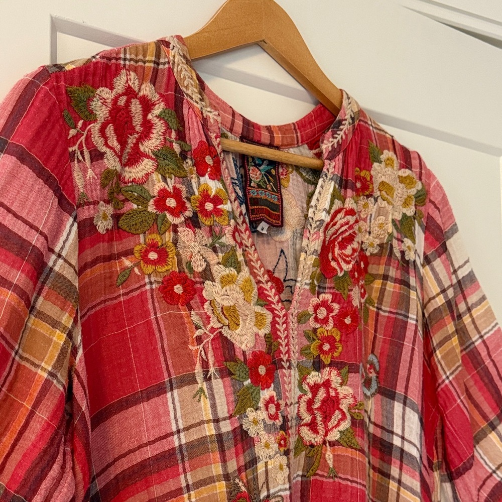 Johnny Was Multicolor Embroidered Floral V-Neck Tunic - Picture 3 of 12